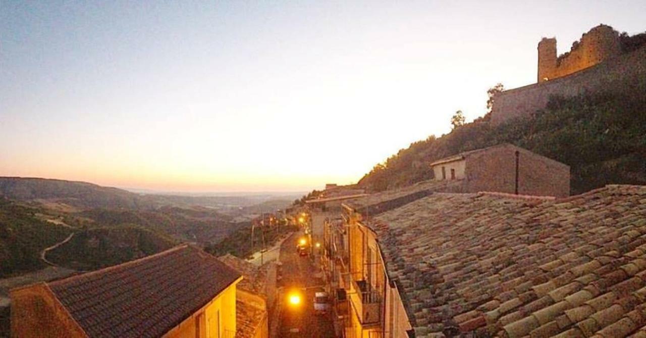 Experience Il Paesino Hotell Licodia Eubea Exteriör bild
