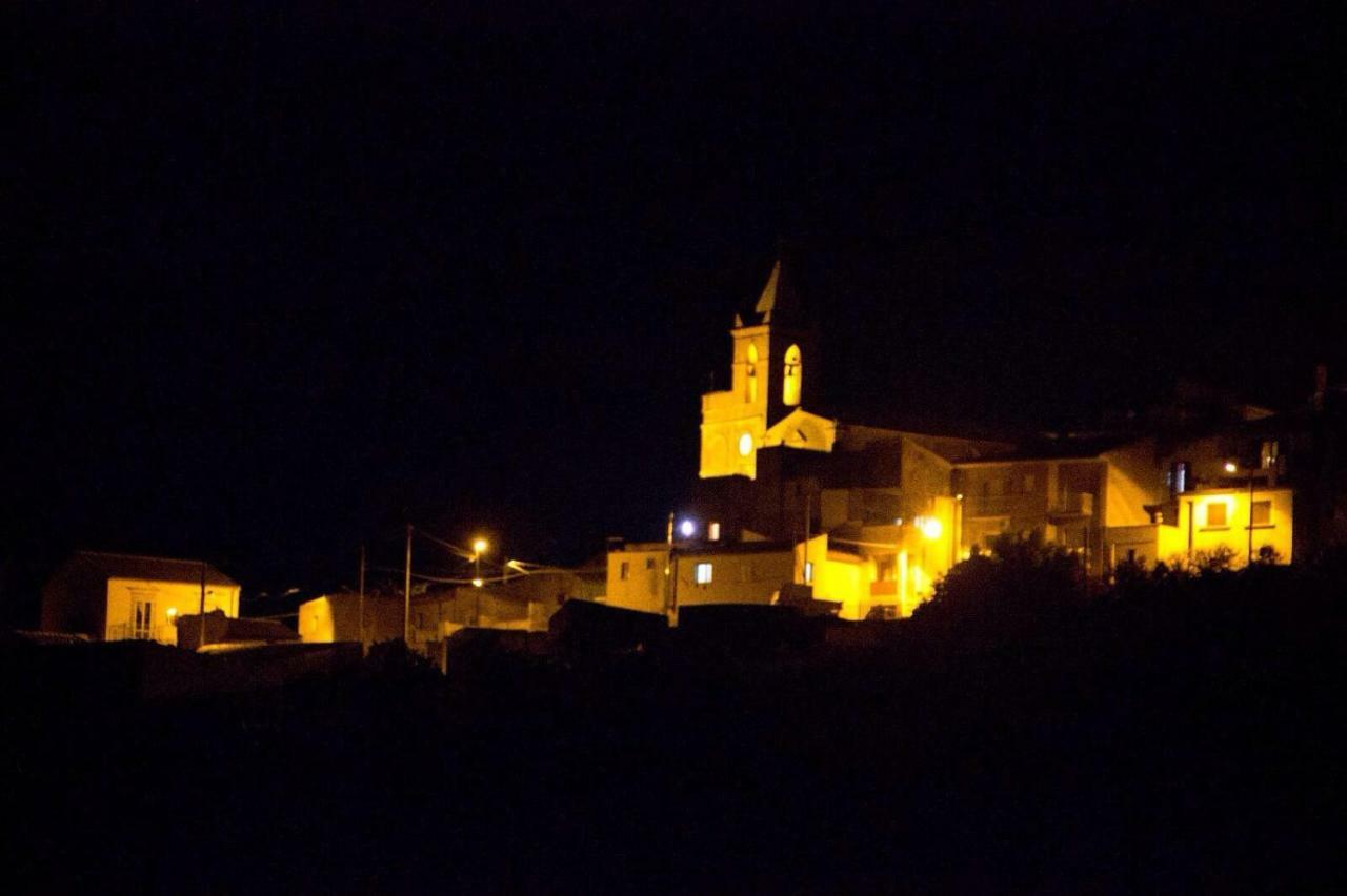 Experience Il Paesino Hotell Licodia Eubea Exteriör bild